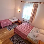 Irmina Πανσιόν 3*